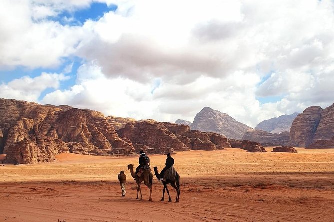 2 Hour Jeep Tour - Wadi Rum Desert & Canyon - Timing, meeting point, and what to bring for a 11:30 am start