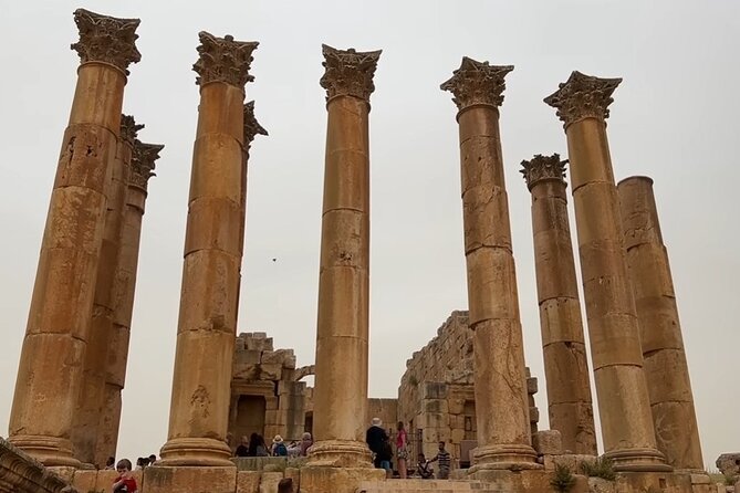 4-Day Private Tour, Jordan superiority - Petra: the Siq to Al Khazneh, plus the Street of Facades circuit