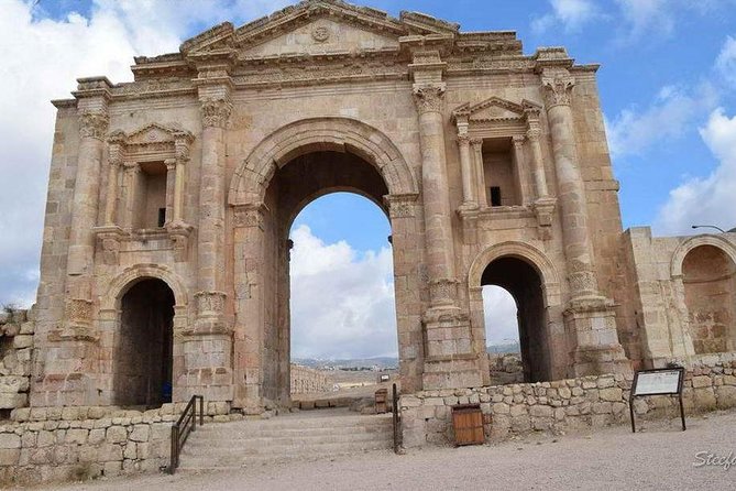 4-Day Tour from Amman: Amman, Nebo, Jerash, Petra, Wadi Rum and Dead sea - Wadi Rum: 2 hours by Jeep, then camp dinner and stars