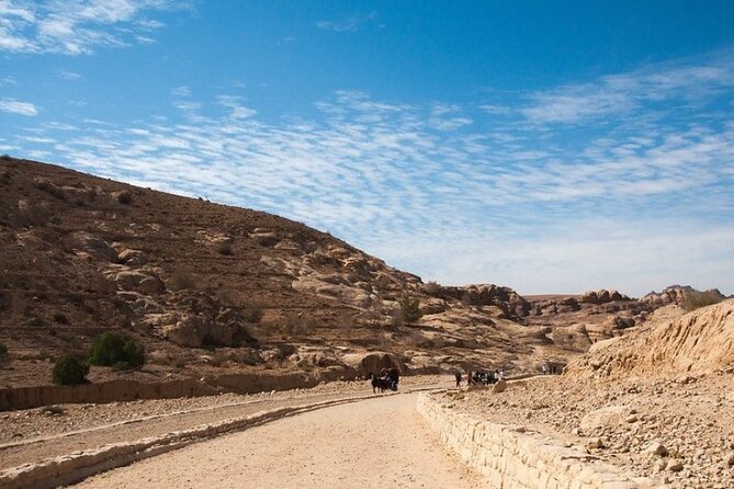 6-Day Private Guided Tour to Discover the Jordan Jewels - Day 1: Landing at Queen Alia, settling into Amman, and a first night that feels easy