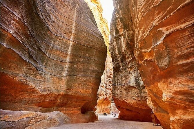 8 Days Jordan Tour: Petra, Wadi Rum, Aqaba - Wadi Rum Protected Area by Jeep, Canyons, and Rock Bridges