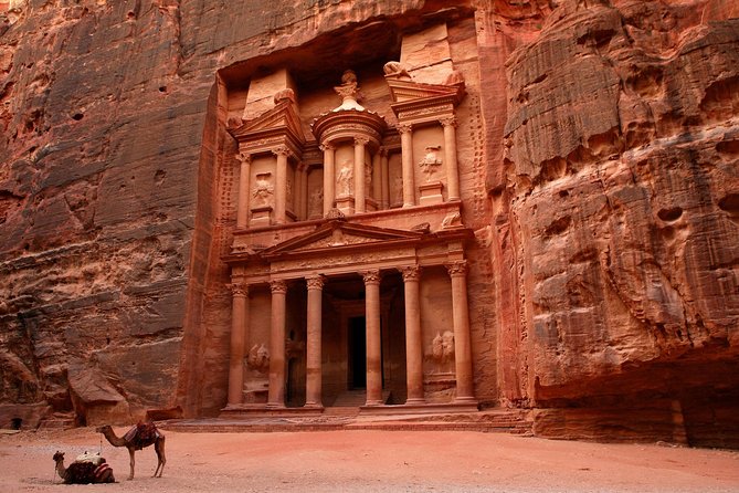 A Full Day Trip To Petra From Amman - Optional local guide at the gate, and how to use it well