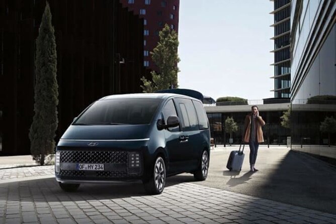 Amman Airport Transfer vice versa - The ride into Amman: comfort, Wi-Fi, and useful little extras