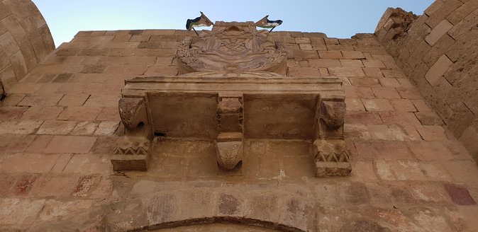 Amman and Aqaba airport lift to Petra and Wadi Rum - Key highlights at a glance