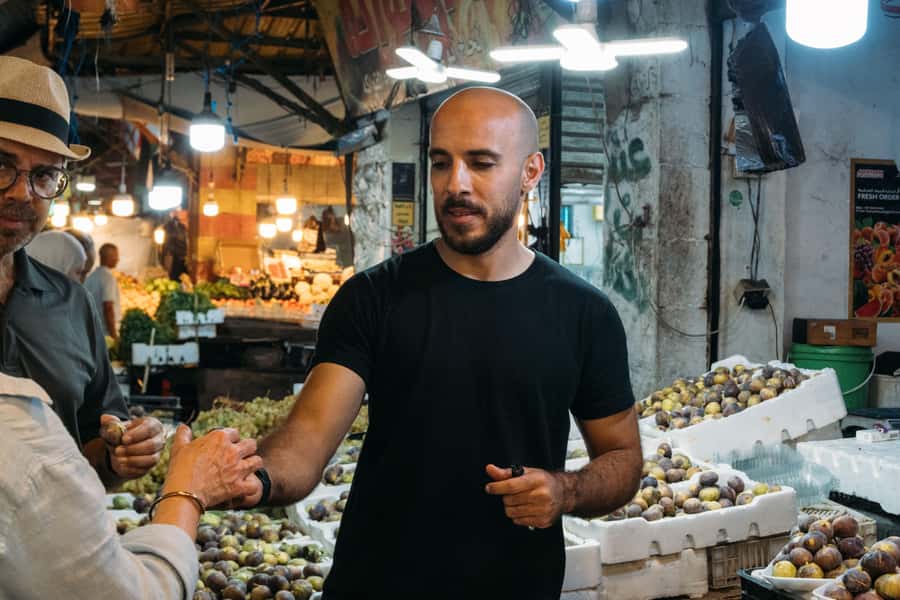 Amman: Guided Food Tour in Downtown - Entering Downtown Amman From Paris Square