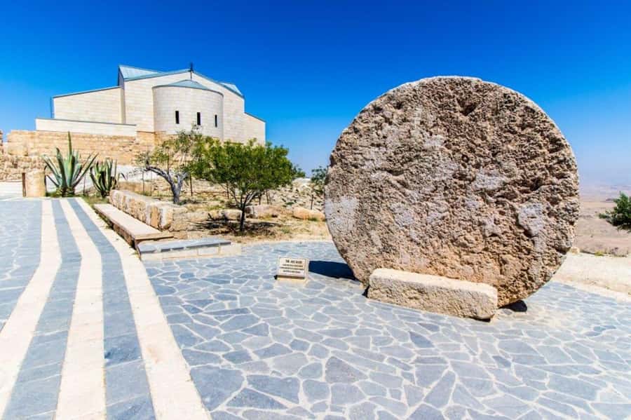 Amman: Private Tour to Madaba, Mount Nebo, and Baptism Site - Hotel pickup and car comfort from Amman