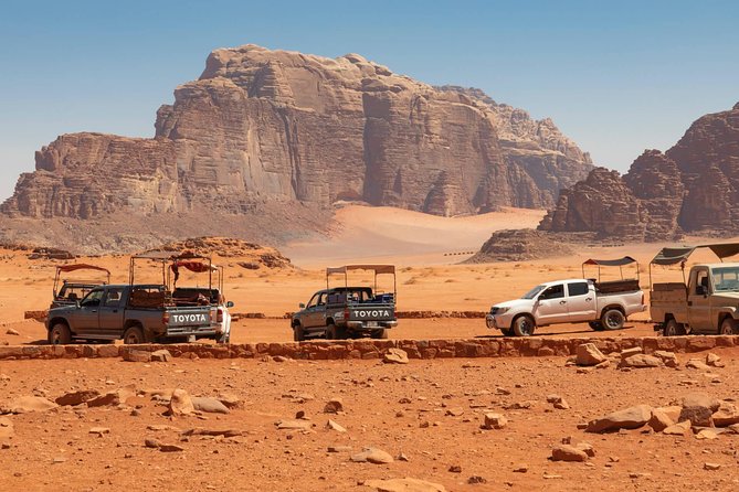 Best of Wadi Rum | Full day Jeep tour + Sleep under the stars | Pack all-in - How the Day Flows: The Main Stops That Actually Change the Trip