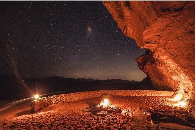 Camping and Hiking Adventure : Discovering the south - Entering Wadi Rum, the Moon Valley, by Jeep then on foot