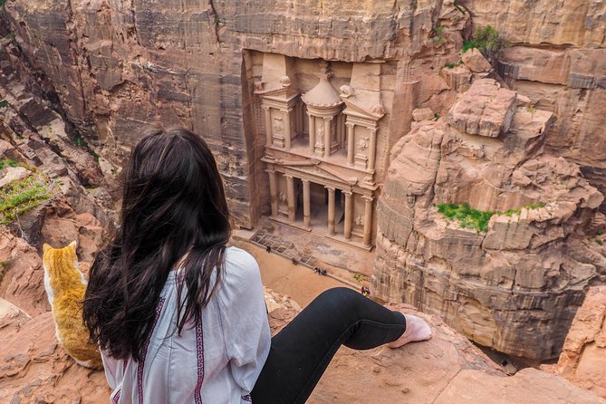 Experience Petra & Wadi Rum in One Day From Amman - Private transport and group size: comfortable, but still a squeeze