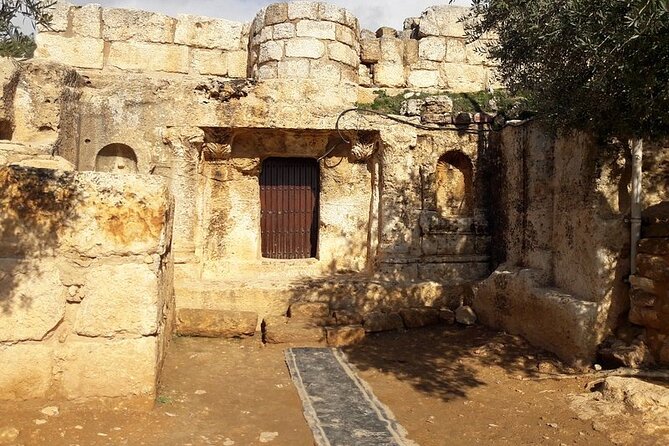 Exploring Shrines, Mosques, and Holy Landmarks Private Tour - Prophet Shoaib and Prophet Joshua shrines: two faith threads, one calm setting