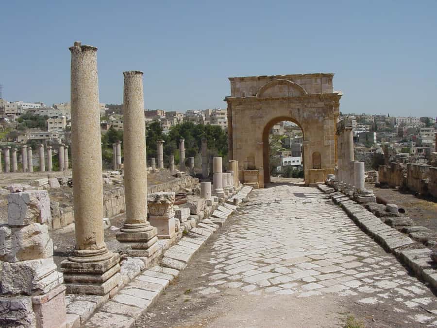 From Amman : Full day tour - Jerash and the Dead sea. - Pickup from Amman: how the day stays smooth