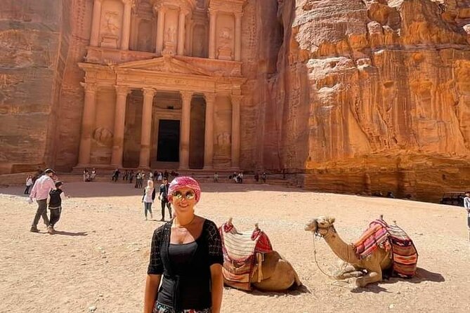 From Amman : Full day tour to Petra - Self-guided pacing vs. hiring a guide: choose the style that fits you