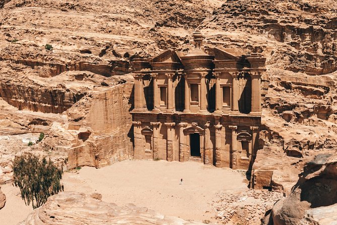 FROM AMMAN | Petra & Wadi Rum in one day | The Jordanian Mappers - Amman Pick-Up and the Value of a Steady Driver