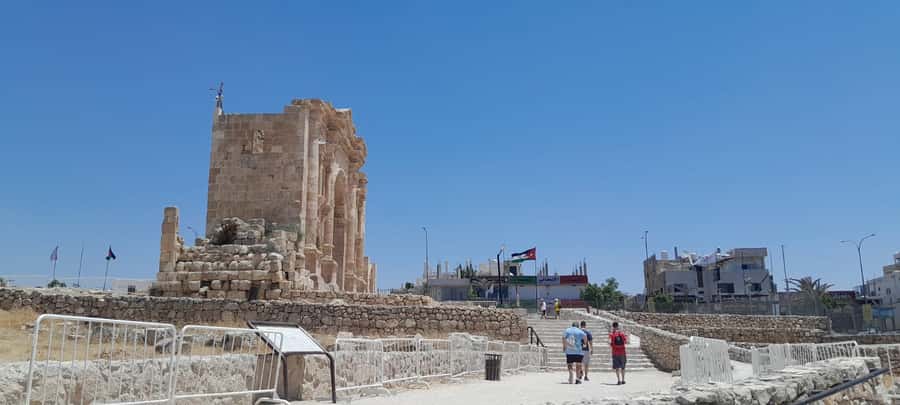 From Amman: Private Jerash, Ajloun Castle, and Umm Qais Tour - Drivers, Safety, and Why Private Works Well in North Jordan
