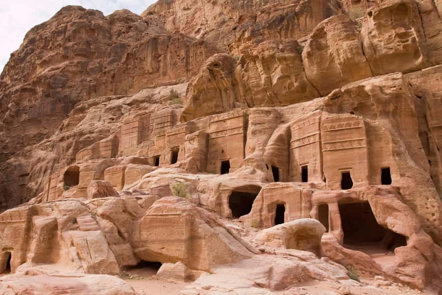 From Eilat: Petra Day Group Tour - Petra Explained: Nabataean Water, Prosperity, and the Treasury Facades