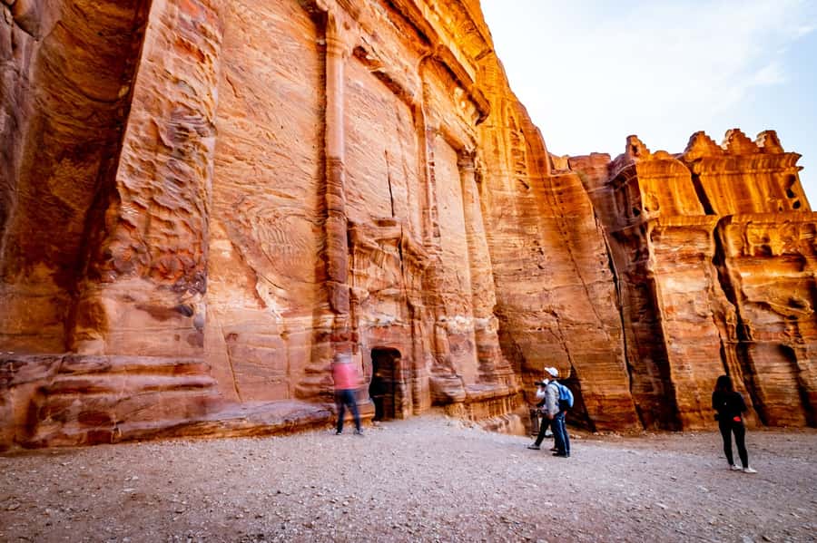 From Eilat: Petra Tour with Transfer and Lunch - Your Independent Hour: What You Can Do With It
