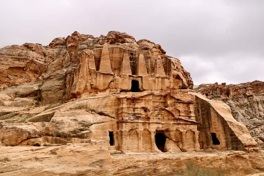 From Tel Aviv: Guided Day Trip to Petra with Lunch - Into Petra: Djinn Blocks, the Obelisk Tomb, and why details matter