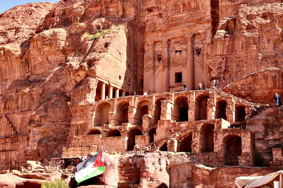 From Tel Aviv: Guided Day Trip to Petra with Lunch - The Siq and Petra Treasury: the moment you came for