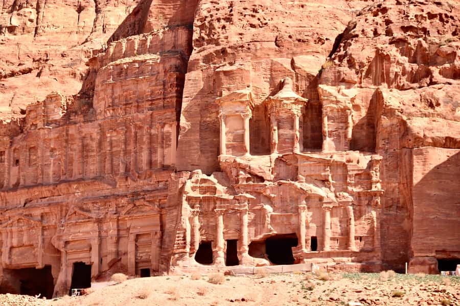 From Tel Aviv: Guided Day Trip to Petra with Lunch - Lunch in Jordan: fuel for a walking day inside a long schedule