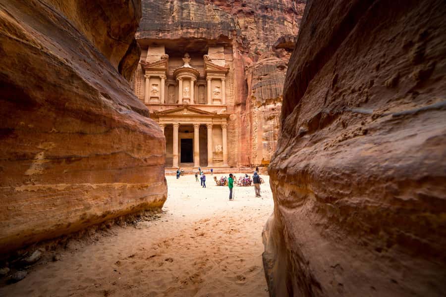 From Tel Aviv: Petra 1-Day Guided Tour with Transfers - The Desert Way Drive: Comfort, Scenic Stops, And How the Day Flows