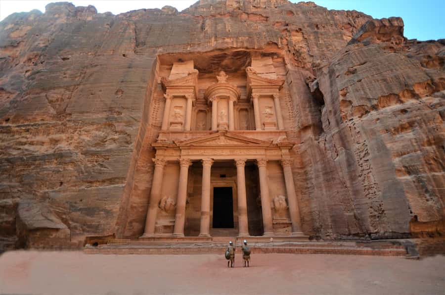 From Tel Aviv: Petra Guided Day Tour with Return Flights - How the Tel Aviv to Petra flights keep the day realistic