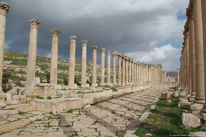 Full day Tour in Jerash and Dead sea from Amman - Service style: what drivers like Nabil, Zaid, and Ahmad do differently