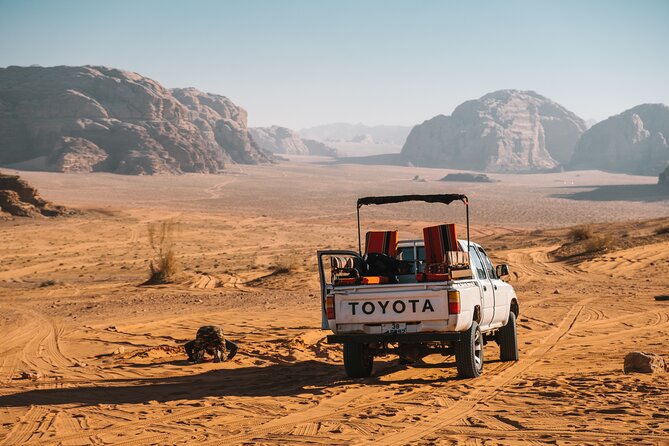 Full-Day Tour In Wadi Rum Desert - Lawrence’s Spring and Khazali Canyon: oases, petroglyphs, and short walks