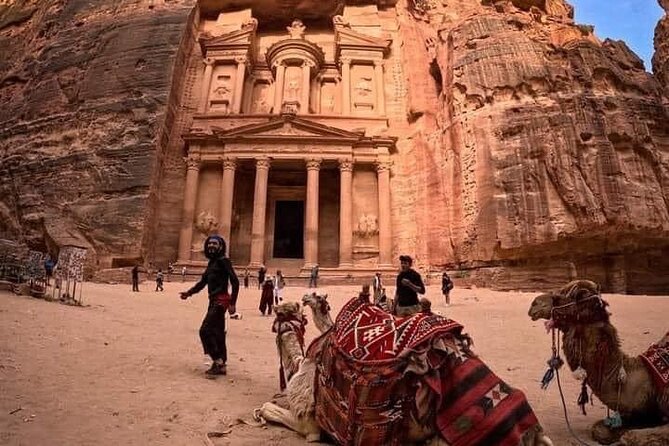 Full-Day Trip in Petra from Aqaba - Al-Khazneh and the Avenue of Facades, the classic Petra moment
