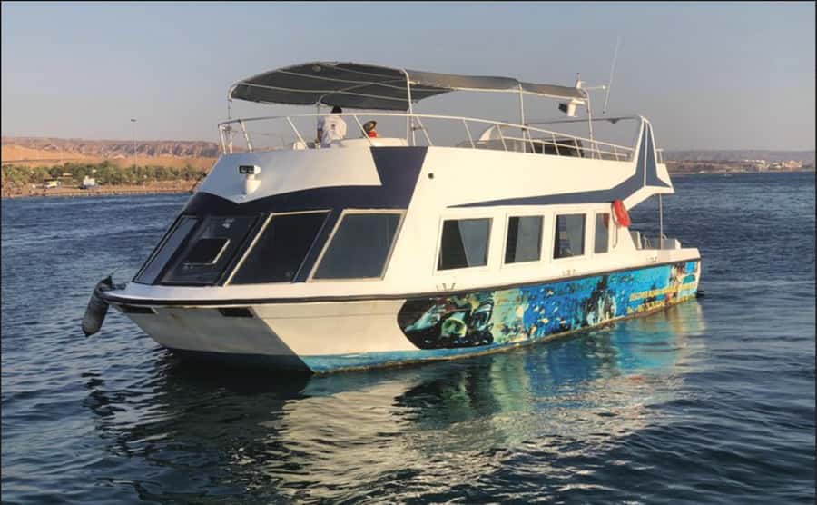 Glass Boat & Snorkeling with day use of Berenice Beach Club - A Half-Day Red Sea Plan That Feels Like a Real Day at the Beach Club