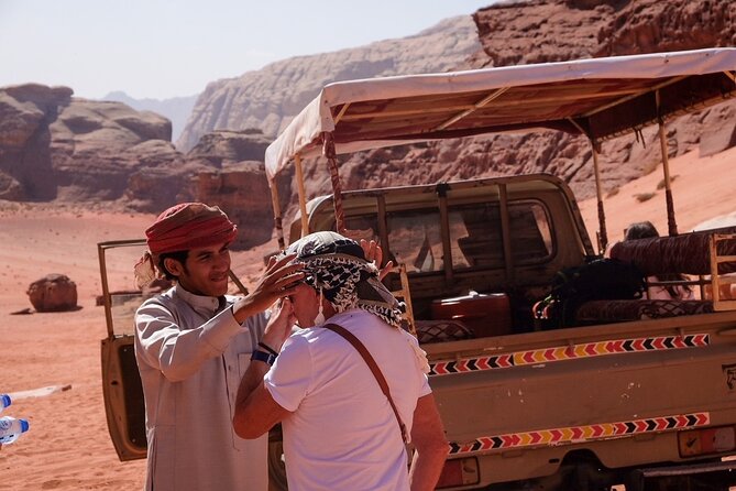 Half day Jeep Tour in Wadi Rum incl. water and Bedouin tea - Price and value, plus the one fee you must check