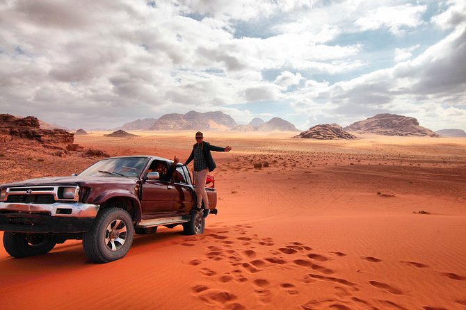 Half-Day Jeep Tour: "Wadi Rum Images" - Um Frouth Rock Arch: the “okay, I can do this” scramble