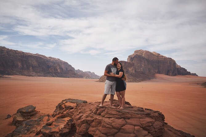 Jeep Tour in Wadi Rum with Professional Guide (Full day) - Timing the Views: Photos, Golden Hour, and the Wadi Rum Sunset