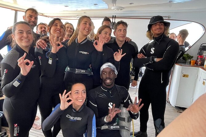 Journey of Diving or Snorkelling from a Boat - The 22-meter luxury boat ride: part travel, part break