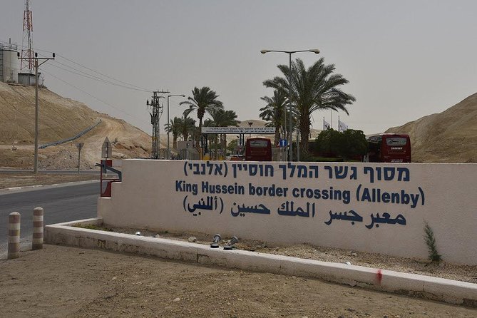 King Hussein Border Private Transfer to Multi Destination - The Ride: Modern, Air-Conditioned, and Built for Delays