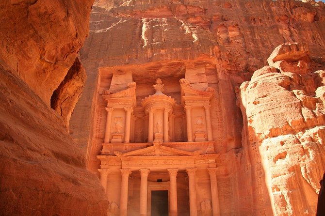 Petra Excursion from Dead Sea - The 7:00 AM start and your ride to the rose-red city
