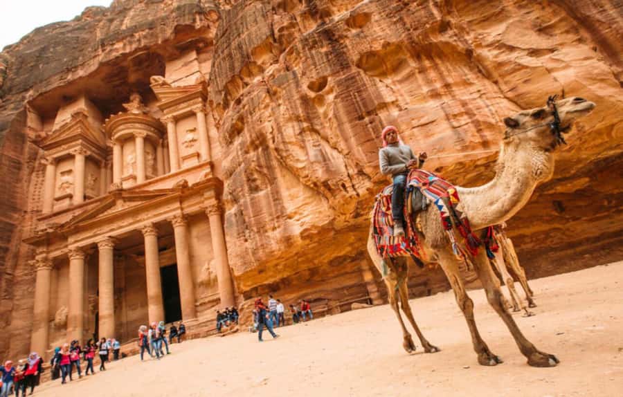 Petra & Wadi Rum: Full Day Private Tour with Hotel Pickup - Getting from Amman area to Petra, without turning the day into stress