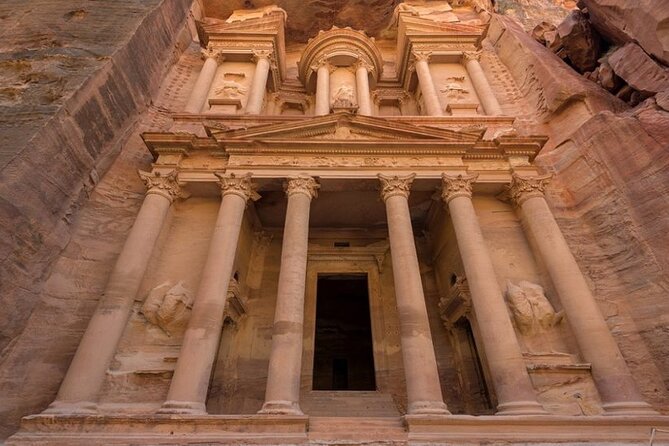 Private 5-Day Guided Tour of Jordan - Amman to Jerash to Petra: a smart way to layer Jordan’s past