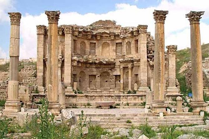 Private Full Day Jerash and Amman City Sightseeing Tour - Roman Temple of Hercules and the Theater built to fight the sun