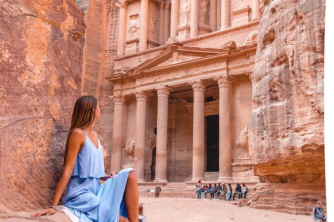 Private Jordan Transportation - Wi-Fi and water: small comforts that save real time
