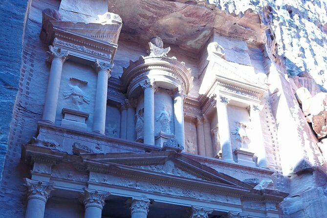 Private Petra Back Entrance Tour with Guide . - Treasury finale: 45 minutes at the most famous facade