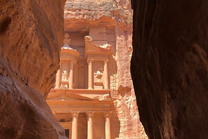 Private Transfer from Amman to Petra, Wadi Musa - The Car Ride: Comfort, Safety, WiFi, and Water During the Drive