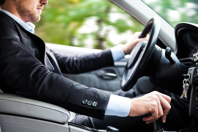 Private Transportation services (Day Use) - Price and Logistics: The 220 KM and 6-Hour Budget Rule