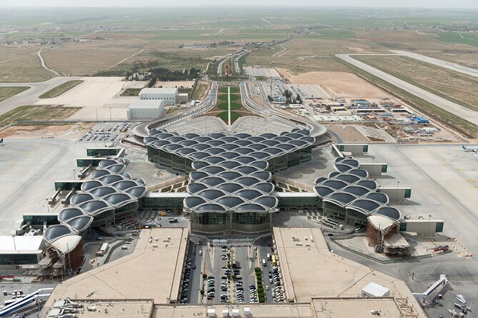 Stress-Free Airport Transfers: Queen Alia to Anywhere in Jordan - Inside the Car: Comfort, WiFi, and Small Extras That Actually Help