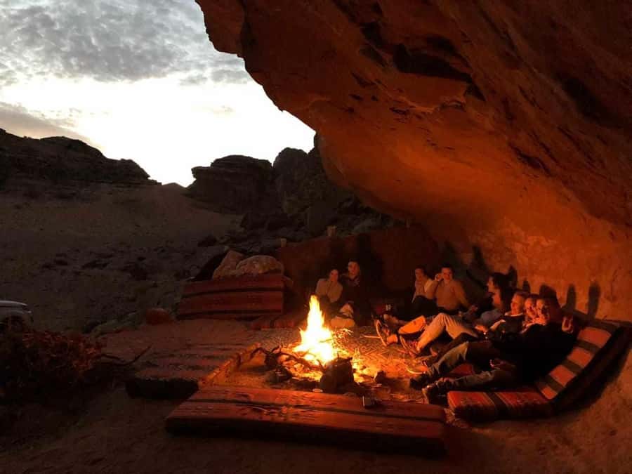 Wadi Rum: 1-Night Jeep Tour with Dinner and Breakfast - Bedouin camp night: dinner, fire time, and stargazing potential