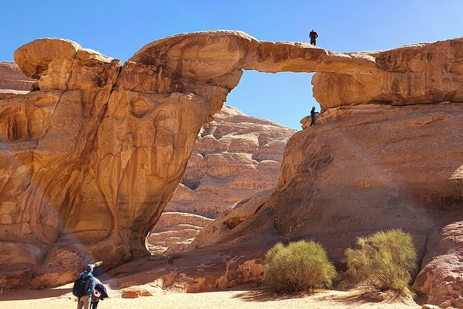 Wadi Rum 2-Day Jeep Tour with Meals and Overnight in Bedouin Camp - Overnight in a private panoramic tent: what your night feels like
