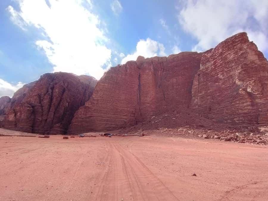Wadi Rum: 2-Hour Jeep Tour with Bedouin Tea - What is included, and what you should budget extra