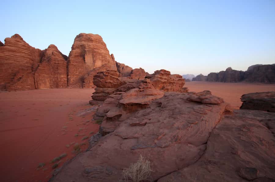 Wadi Rum: Explore 10-Hour Jeep Tour Pass, Guide, Meal & Stay - What you eat and drink: full meals with desert-style comfort