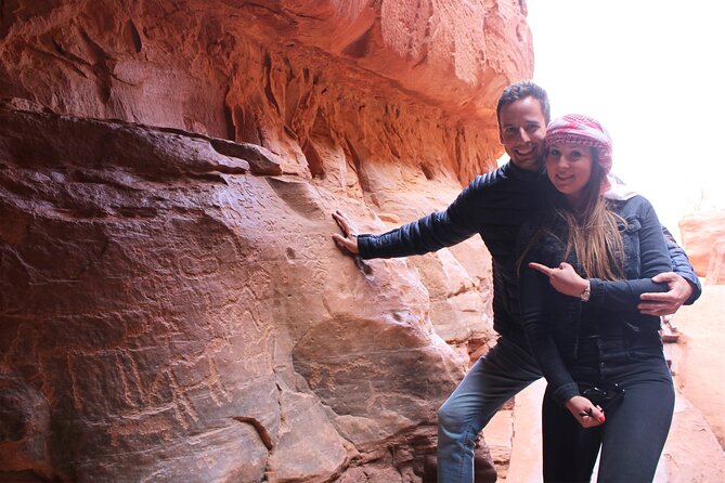 Wadi Rum: Explorer 5 Hour Jeep Tour PASS + Bedouin Tent + Meal - Key highlights worth getting excited about
