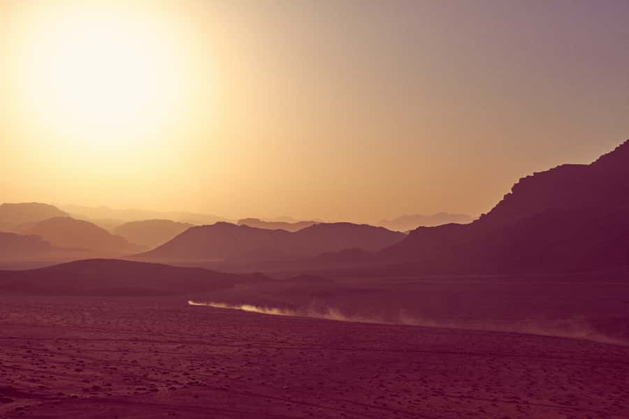 Wadi Rum: Guided Jeep Tour With Overnight Stay and Meals - Sunset in Wadi Rum: why the timing matters