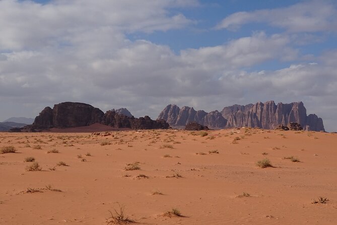 Wadi Rum Mountain Hike: Umm Ad Dami, highest point of Jordan + Jeep tour & Lunch - Bedouin lunch cooked outdoors: warm food in open air